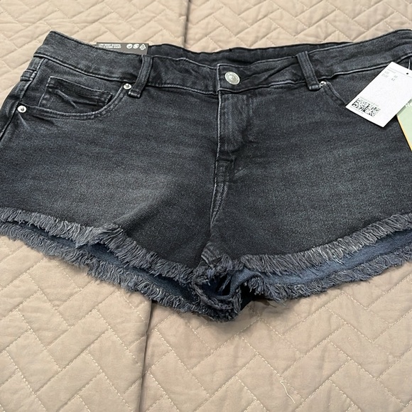 H&M Dark Gray Low Waist Denim Shorts/NWT/10 - Picture 4 of 10